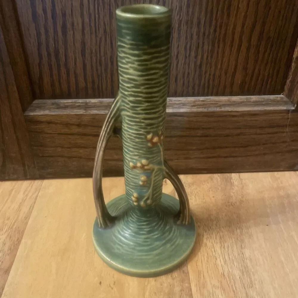 Roseville Bushberry Green Bud Vase 152 - 7 Excellent